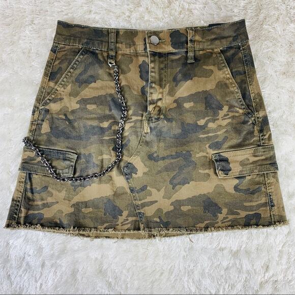 Camouflage Cargo Pocket Mini Skirt Small - Picture 1 of 4